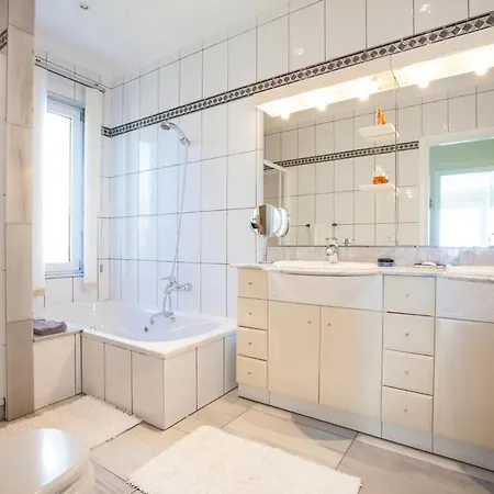 Sleeps 6 Pool Air Con Wifi Villa